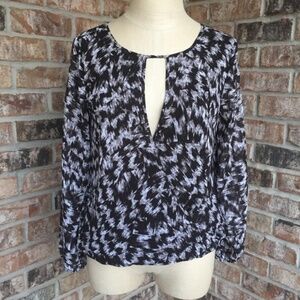 Vince Camuto Criss Cross Keyhole Vneck Blouse XS